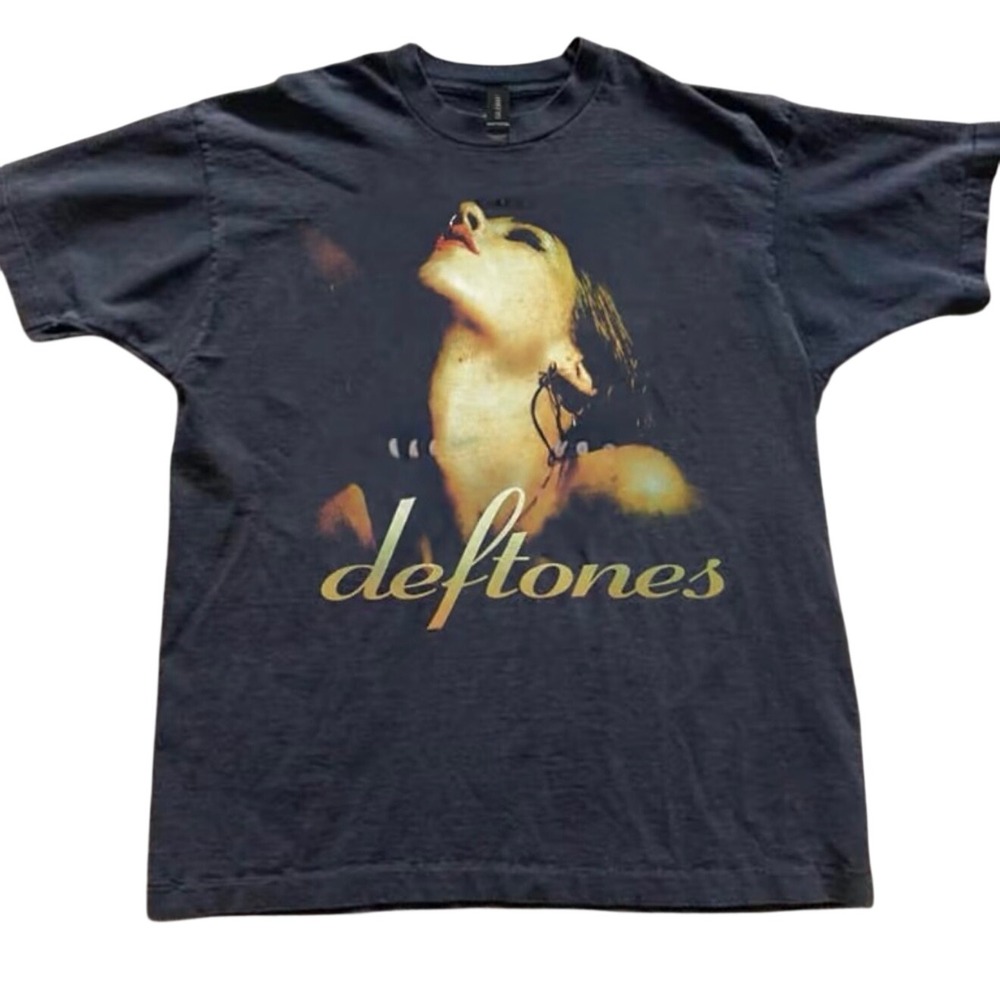 Gildan Deftones T-Shirt Womens Small Black Excellent Around the Fur Band Tee